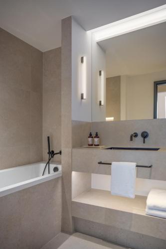 Almanac X Suite with Castle view