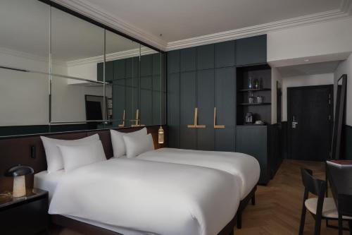 Deluxe Room Twin