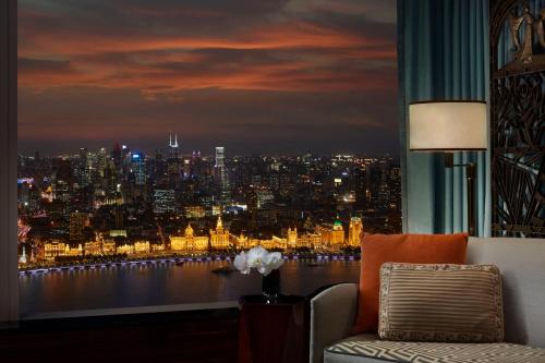 Premium Bund View Suite