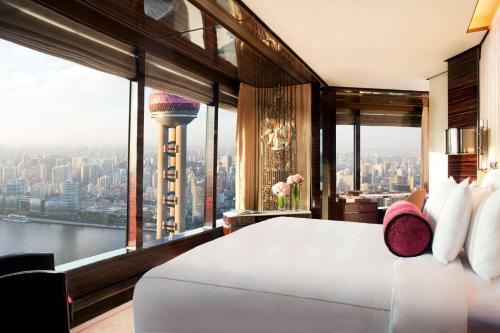 Premium Bund View Suite