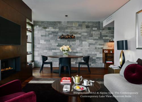 Contemporary Lake View Premium Suite