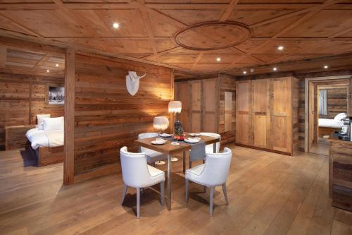 Luxury Suite (2 Adults)