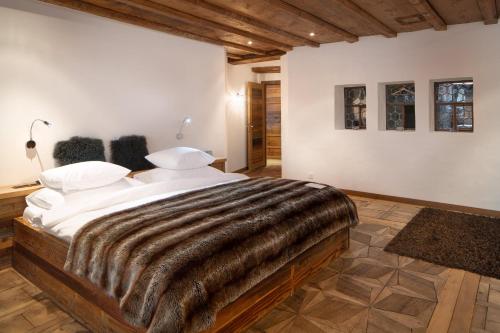 Luxury Suite (6 Adults)
