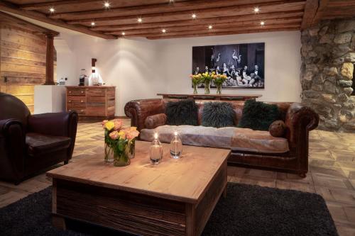 Luxury Suite (6 Adults)