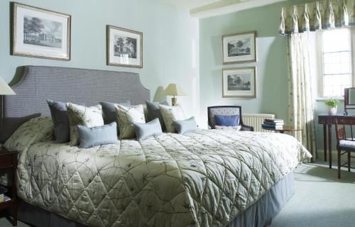 Small Deluxe Double Room