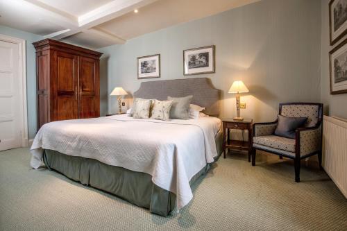 Small Deluxe Double Room