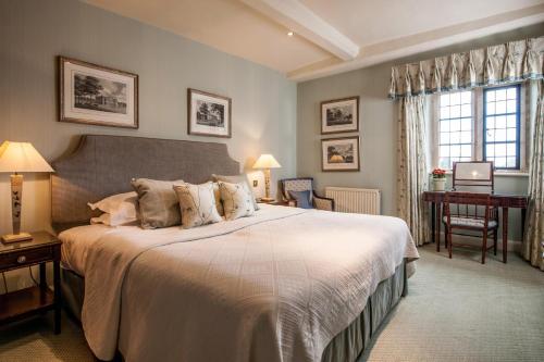 Small Deluxe Double Room