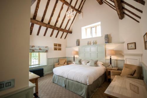 Small Deluxe Double Room