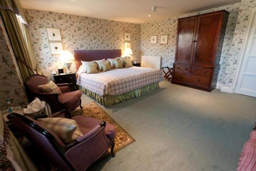 Small Deluxe Double Room