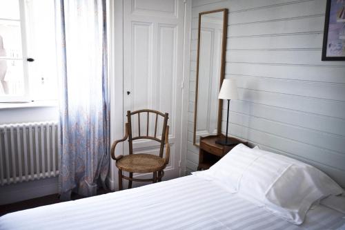 Standard Double Room with Street View