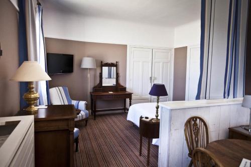 Suite with Sea View (4 Adults)