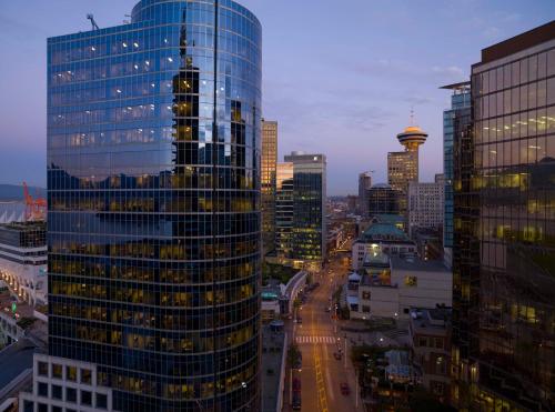 Fairmont City View Room