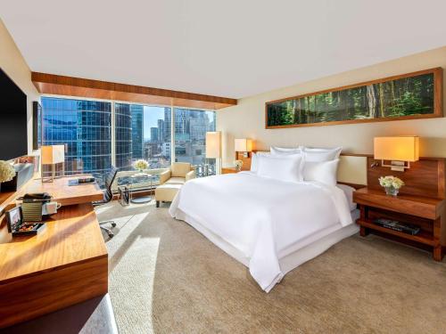 Deluxe Partial Harbor View Room