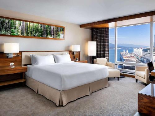 Deluxe Partial Harbor View Room