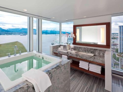 Signature Ofuro King Room