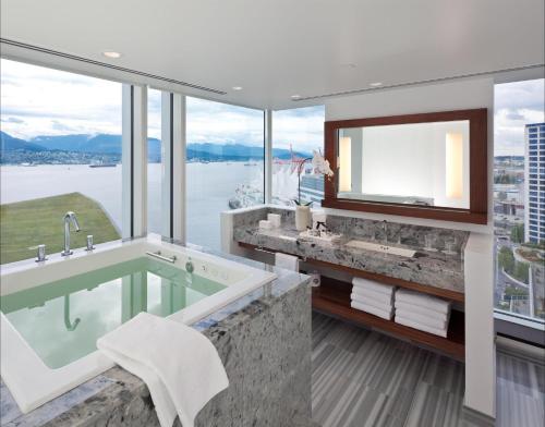 Signature Ofuro King Room