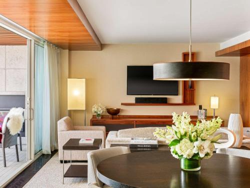 Pool View Suite with King Bed