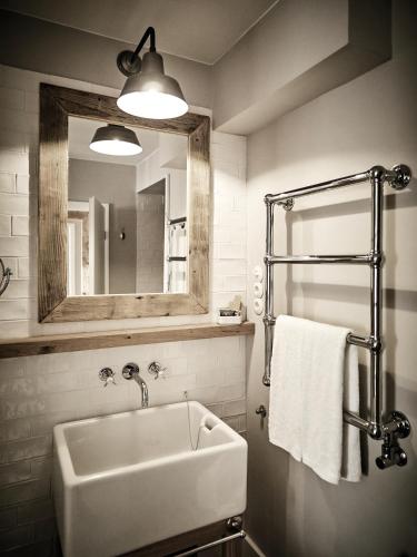 Superior Double Room 402