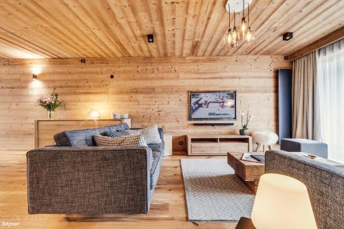 SNEGA - Three-Bedroom Apartment
