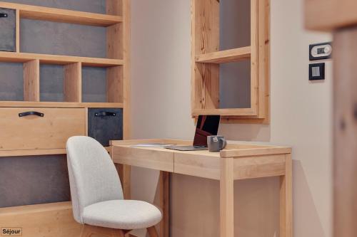 SNEGA - Three-Bedroom Apartment