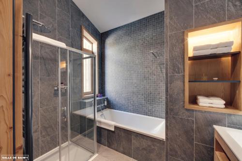 ALIX - Three-Bedroom Apartment