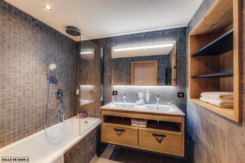 ALIX - Three-Bedroom Apartment