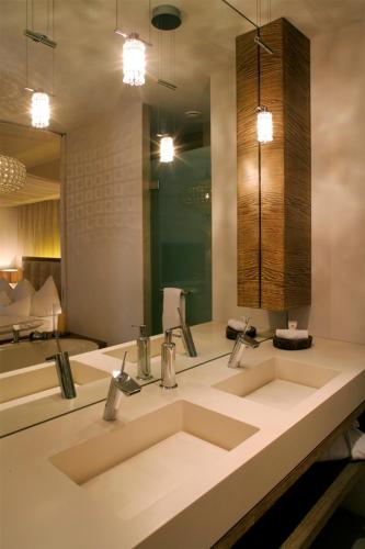 Premium Suite