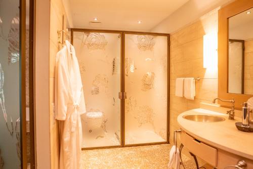 Suite with Spa Bath