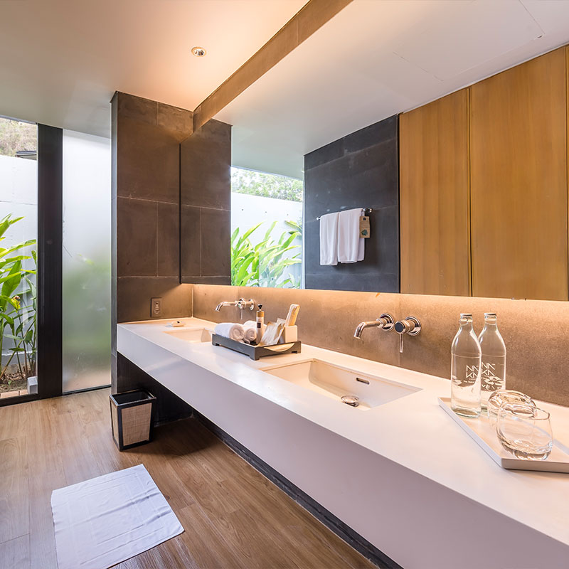 1Bedroom Beachfront Pool Villa
