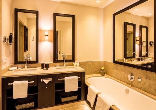 Suite with Sauna