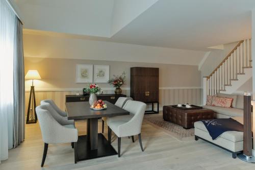 Maisonette Family Master Suite