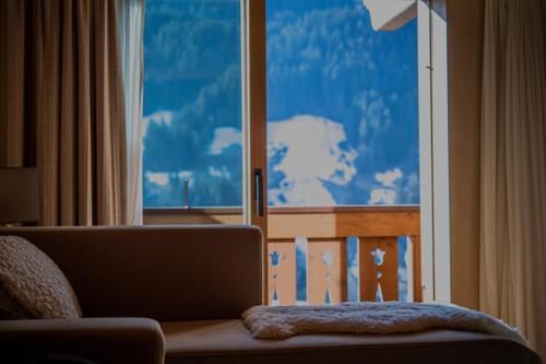 Penthouse Suite with Terrace and Mountain View