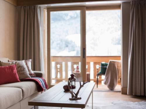Penthouse Suite with Terrace and Mountain View
