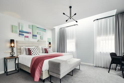 King Bed Premium