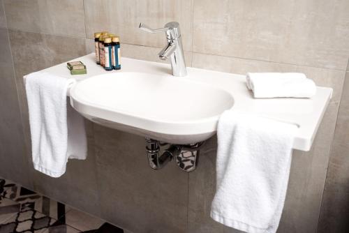 King Bed Premium Accessible