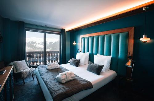 Double Room with bath and Valley View