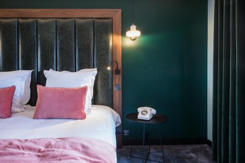 Double Room with bath and ski slope View