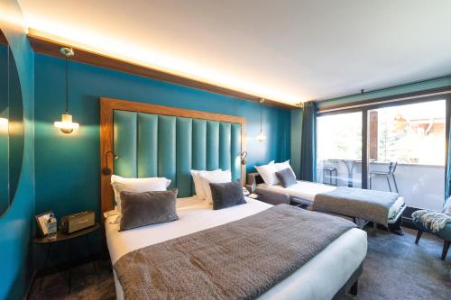 Triple Room with bath and Village View
