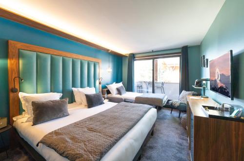 Triple Room with bath and Village View