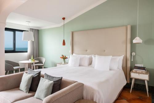 Red Level Room with Frontal Ocean View