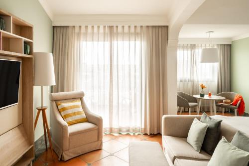 Red Level Family Room Ocean View (4 Adults)