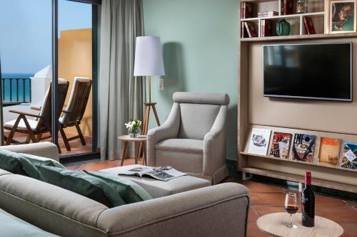Red Level Room Ocean View