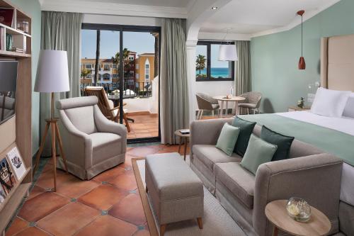 Red Level Room with Sea View (3 Adults)