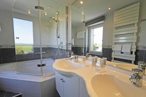 Deluxe Double Room with Garden View