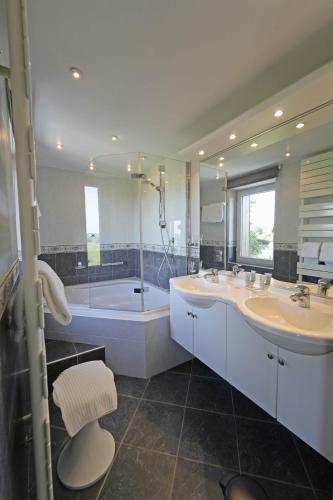 Deluxe Double Room with Garden View