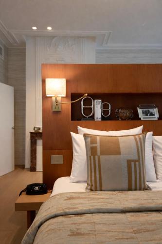 Suite with Canal View