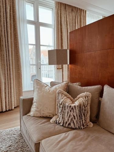 Suite with Canal View