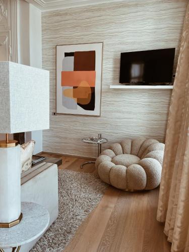 Suite with Canal View