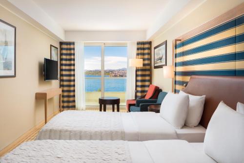 Classic Sea View Room with Twin beds