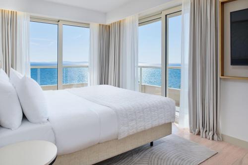 Diplomatic Suite,  2 Bedroom Suite with Balcony and Sea View